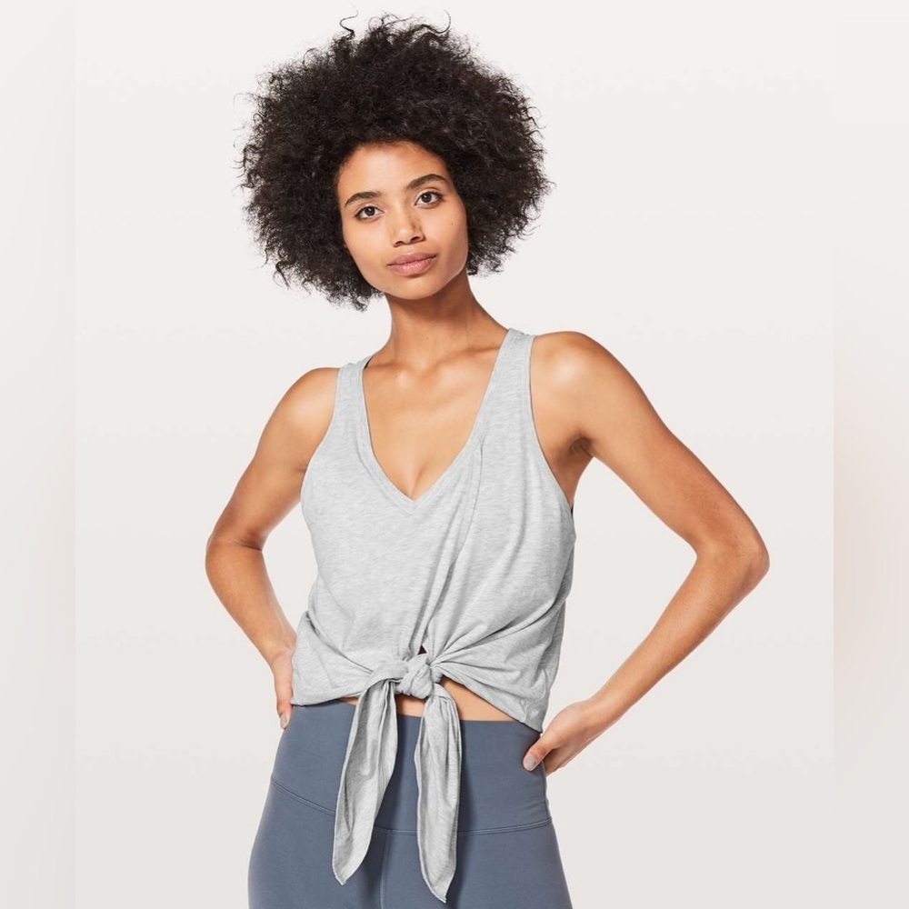 Lululemon knot a problem tank top light gray approximately size large